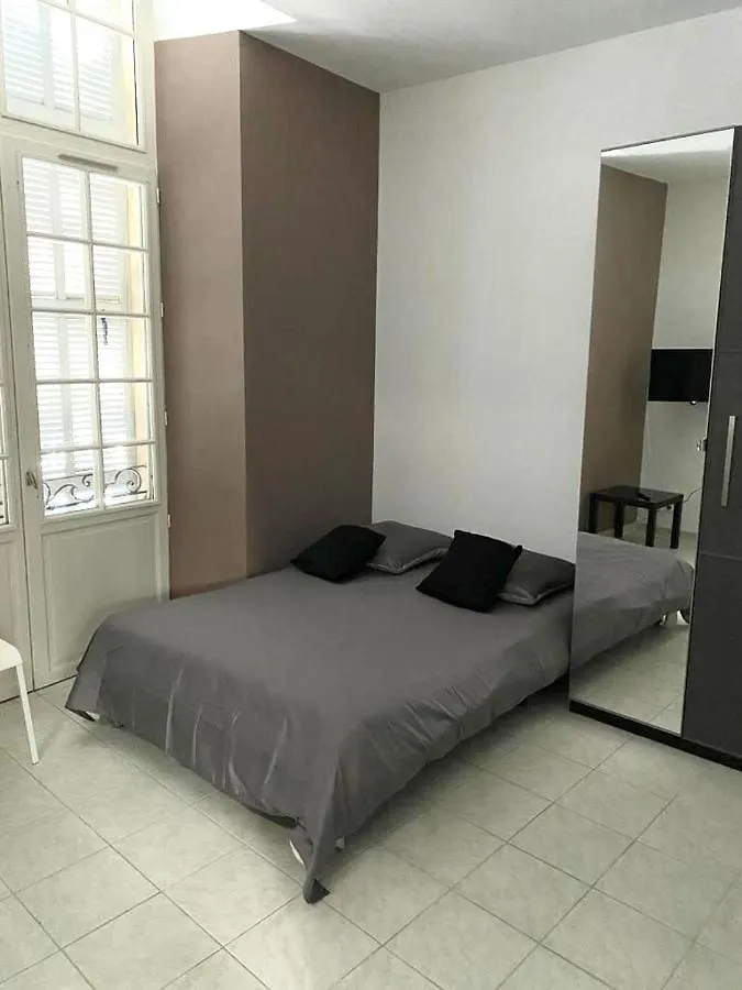 Five Stars S2 Aparthotel Marselha
